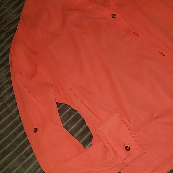 Button down - Picture 4 of 4